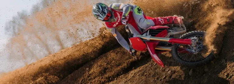 Ducati Desmo450 EDS : une enduro homologuée route qui pourrait viser le Dakar