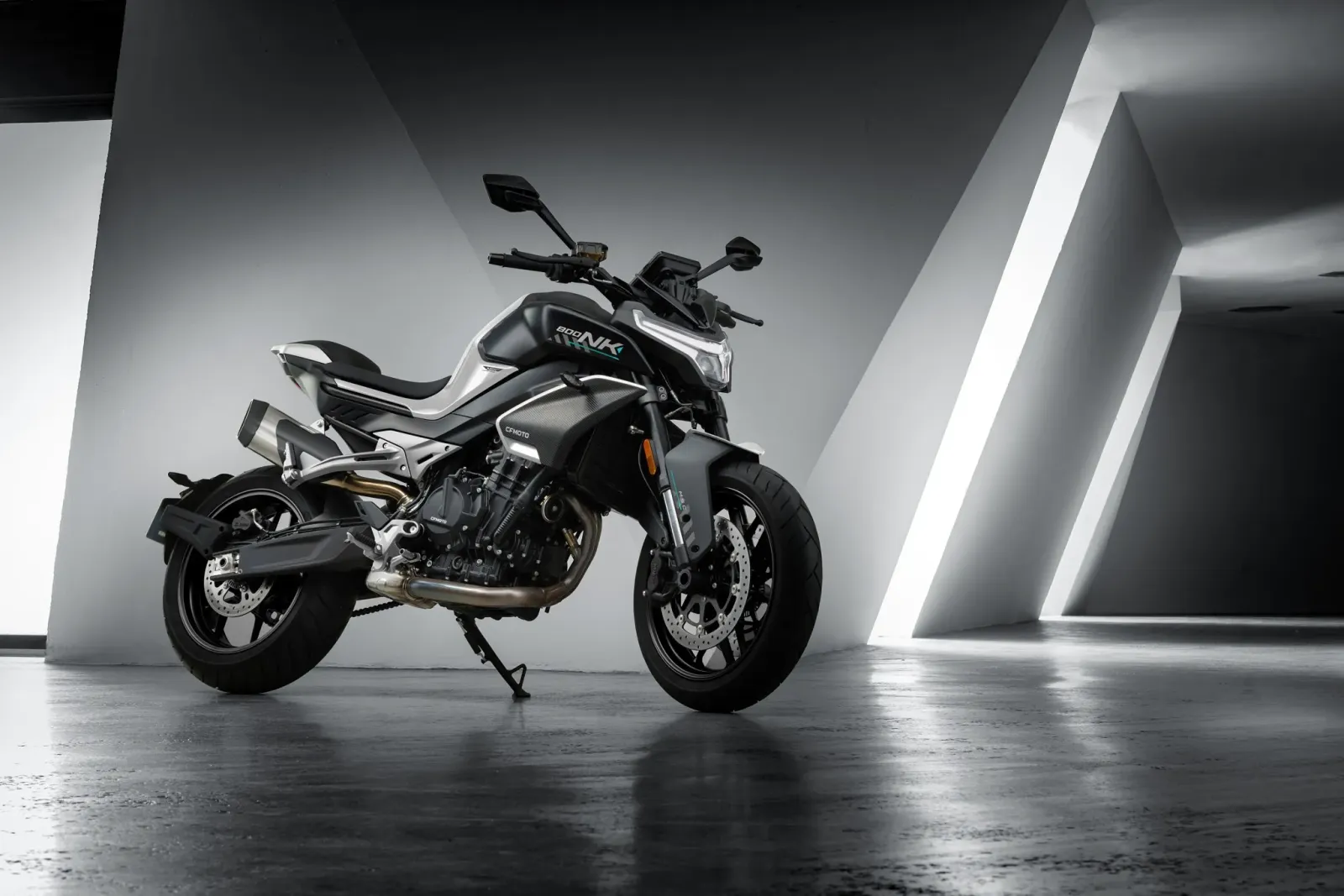 CF MOTO 800NK 4