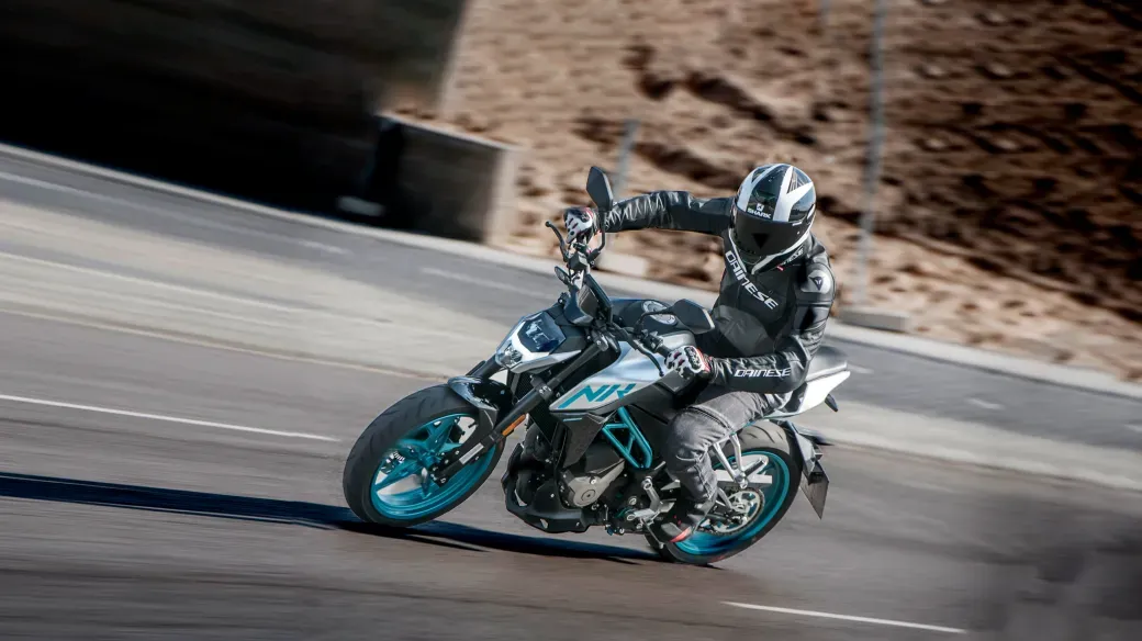 CF MOTO 300NK 4