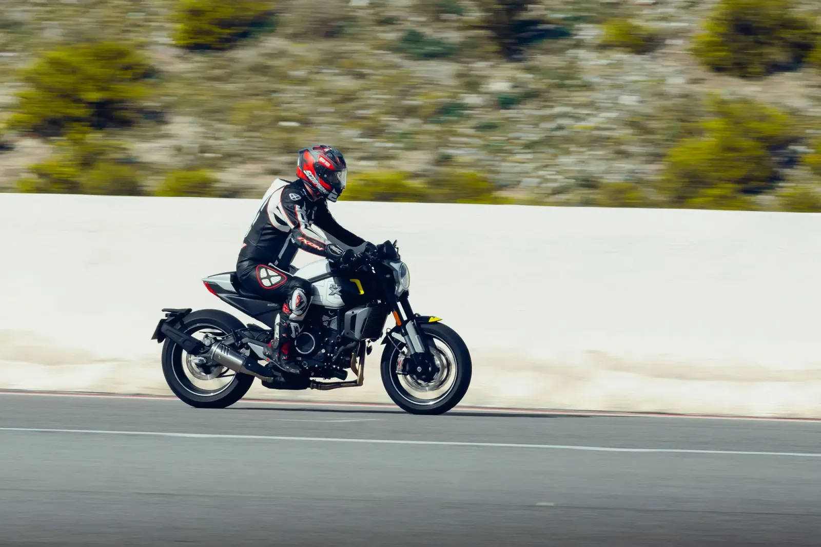 CFMOTO 700CL-X Sport 4