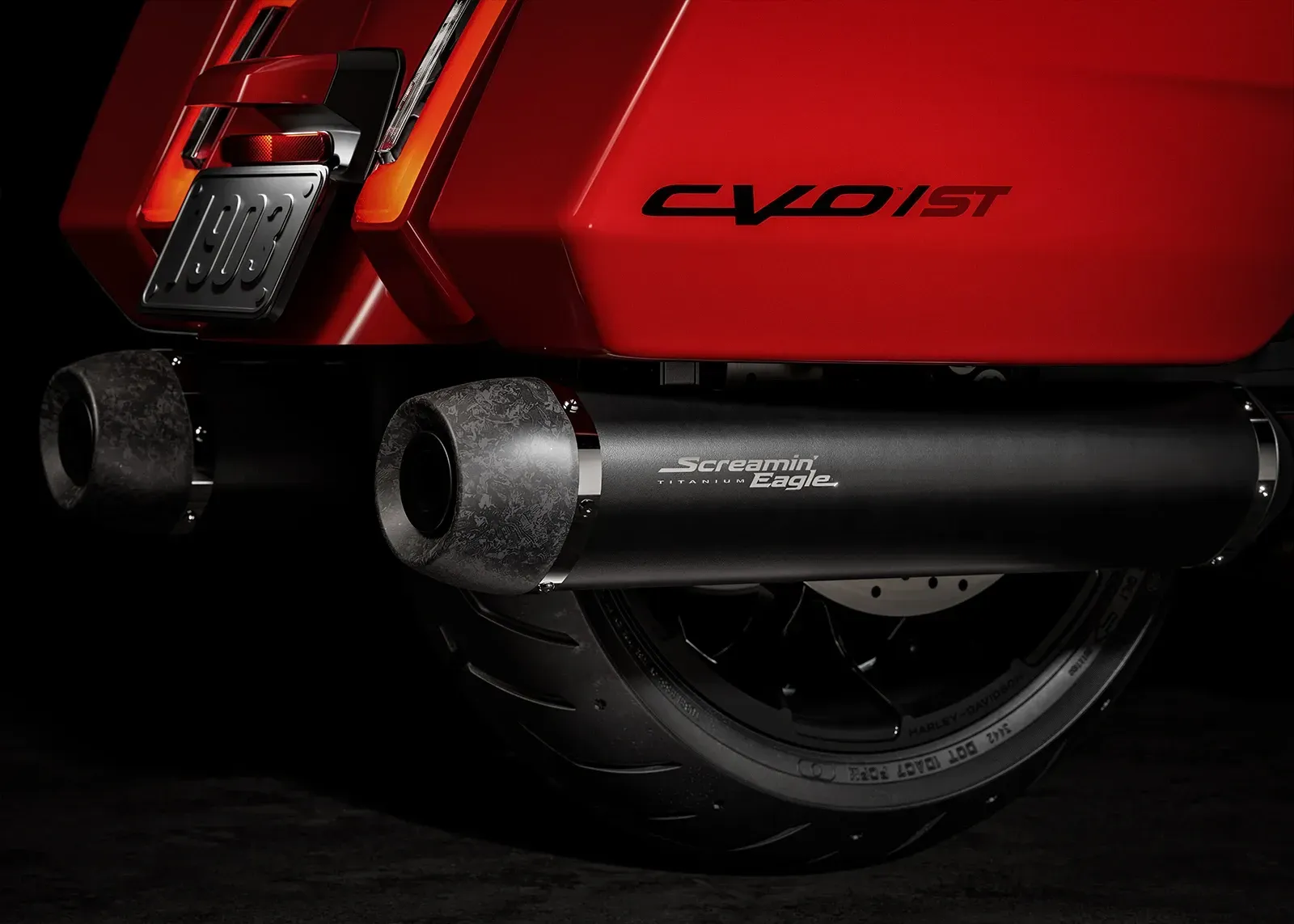 Harley-Davidson CVO Road Glide ST 5