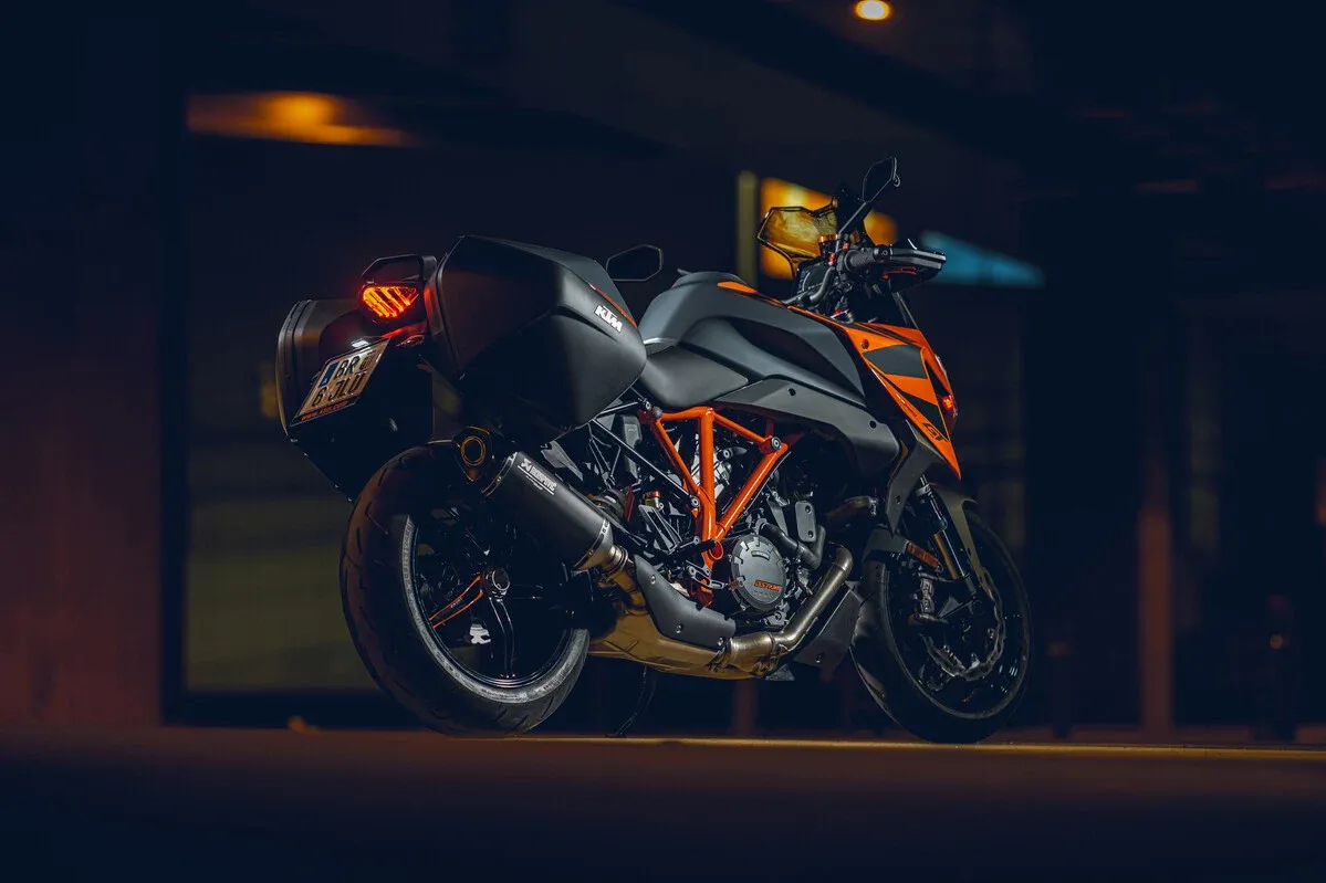 KTM 1290 Super Duke GT 5