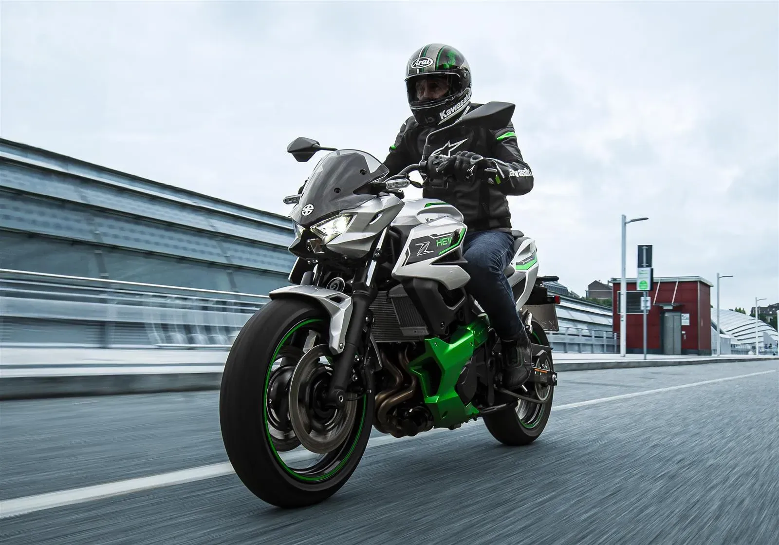 Kawasaki Z7 Hybrid 6