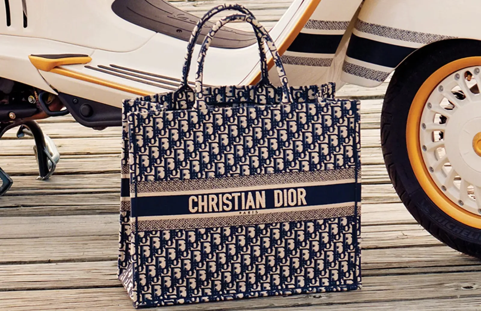 Vespa 946 Christian Dior 4