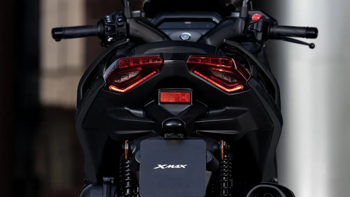 Yamaha XMAX 300 5